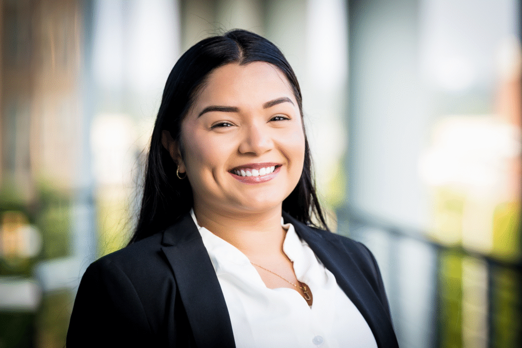 Annie Navarro winner of the 2025 Women In Business Leadership Award!